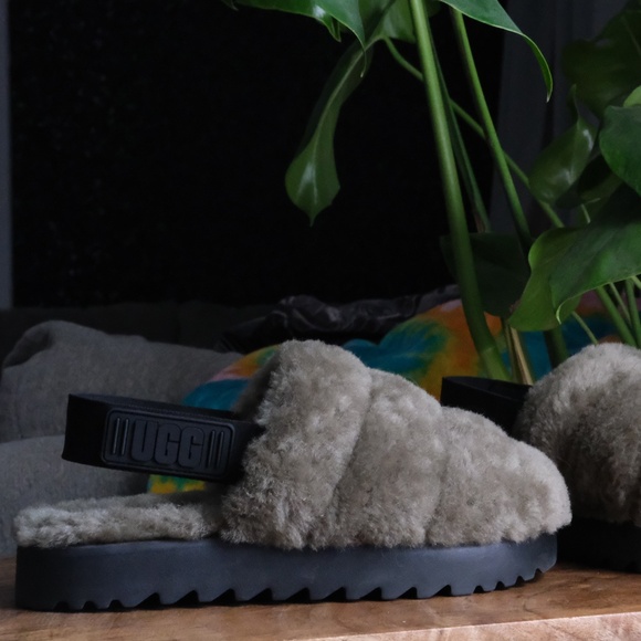 UGG Super Fluff Slipper - Picture 1 of 7